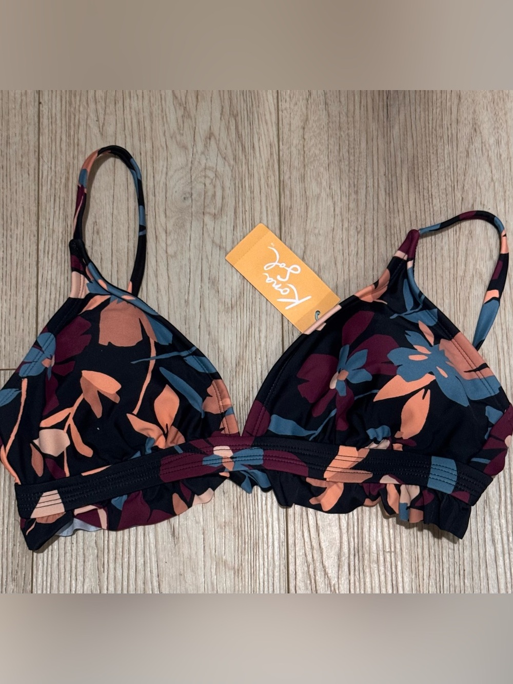 Kona Sol bikini top size medium